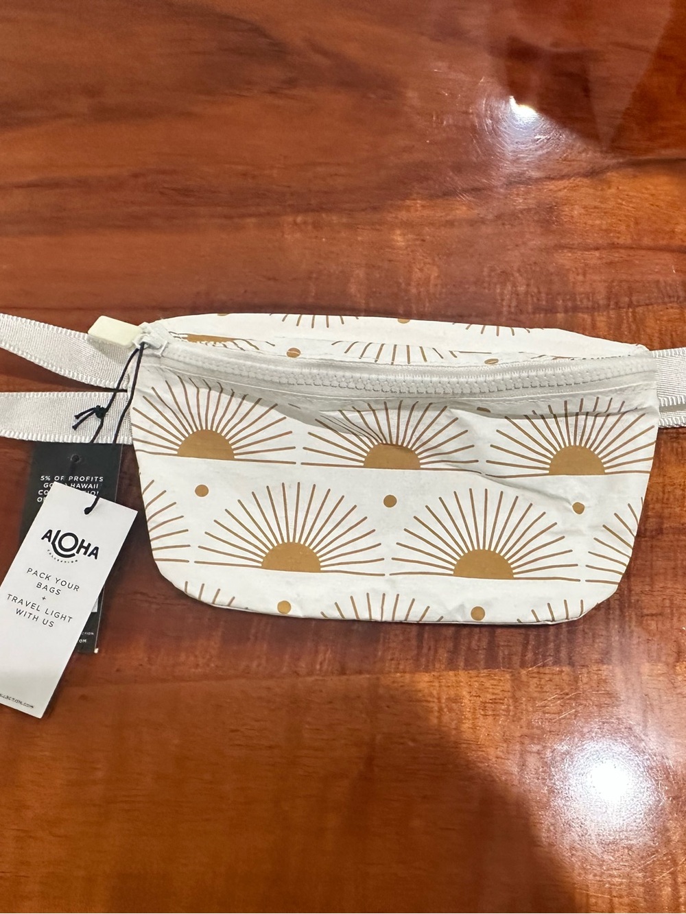 LIMITED EDITION☀️NWT ALOHA Collection Mini Hip Pack – Delos Mustard Sun Print